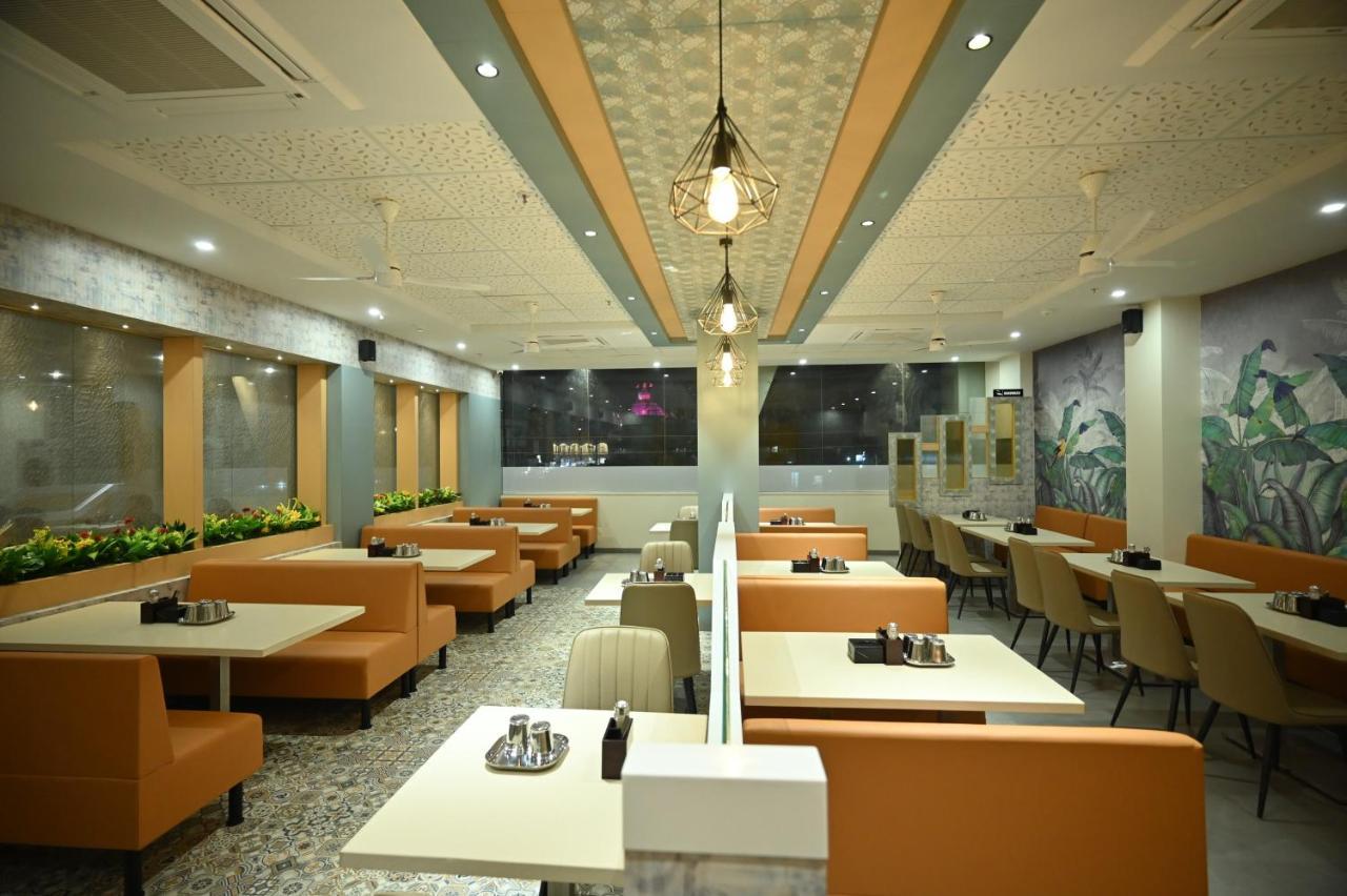 Hotel City Centre Lātūr Buitenkant foto
